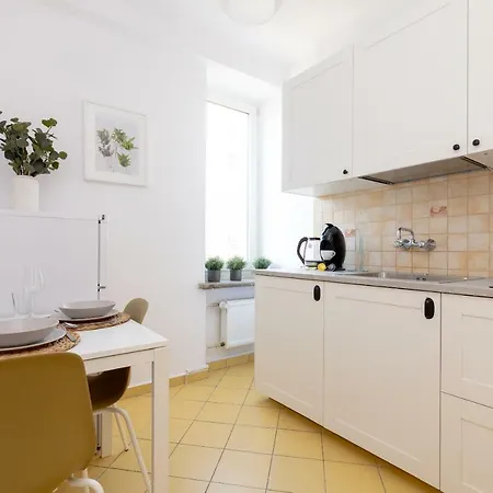 דירה Chmielna By Bookinghost *