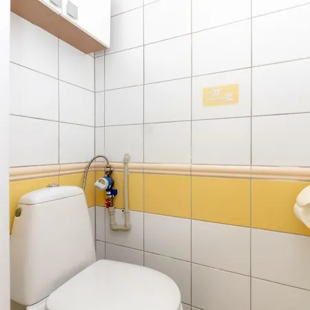 Chmielna By Bookinghost