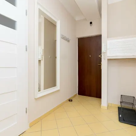 Chmielna By Bookinghost * 华沙