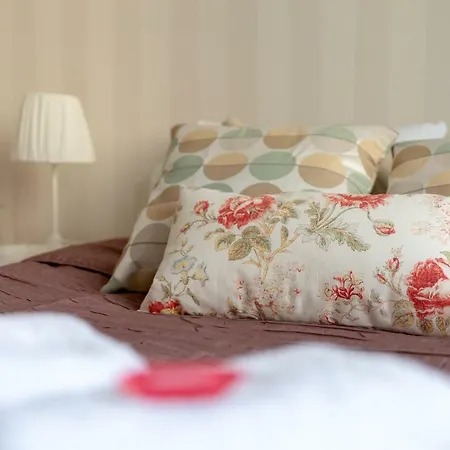 Chmielna By Bookinghost